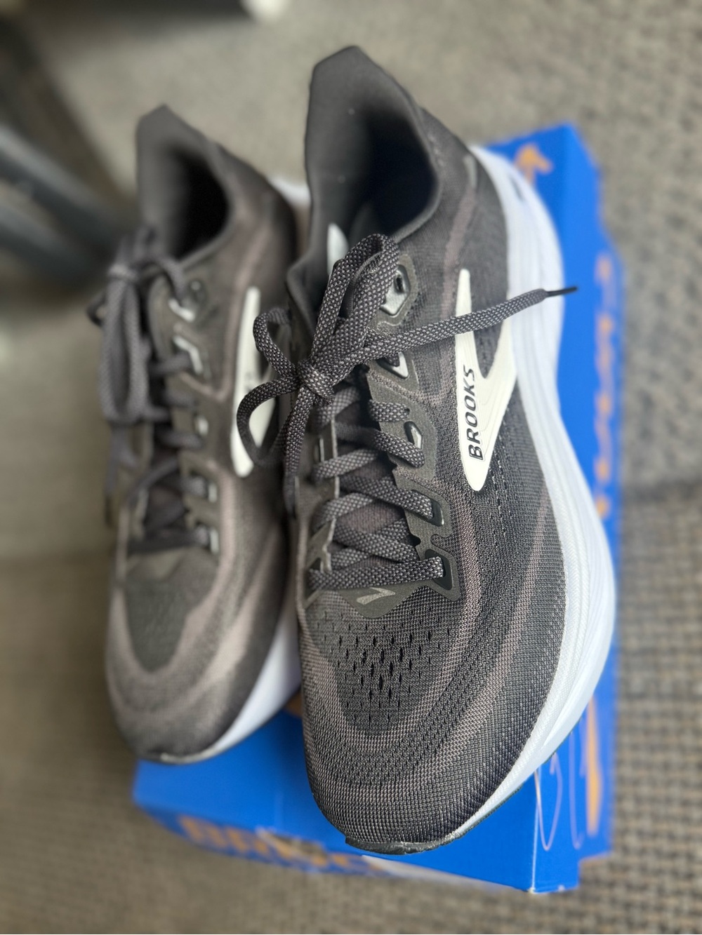 NWT!
Women’s Brooks ghost 18 7.5m Black Running Shoes